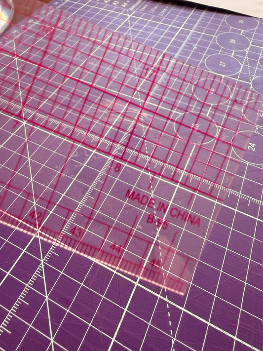 📏💖 Regla Plástica Flexible B-97 (24"x2") con Transportador