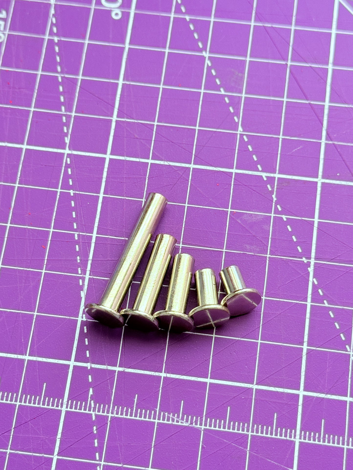 ✨🛠️ Tornillos Metálicos Chicago – Surtido para Manualidades y Marroquinería 🛠️✨