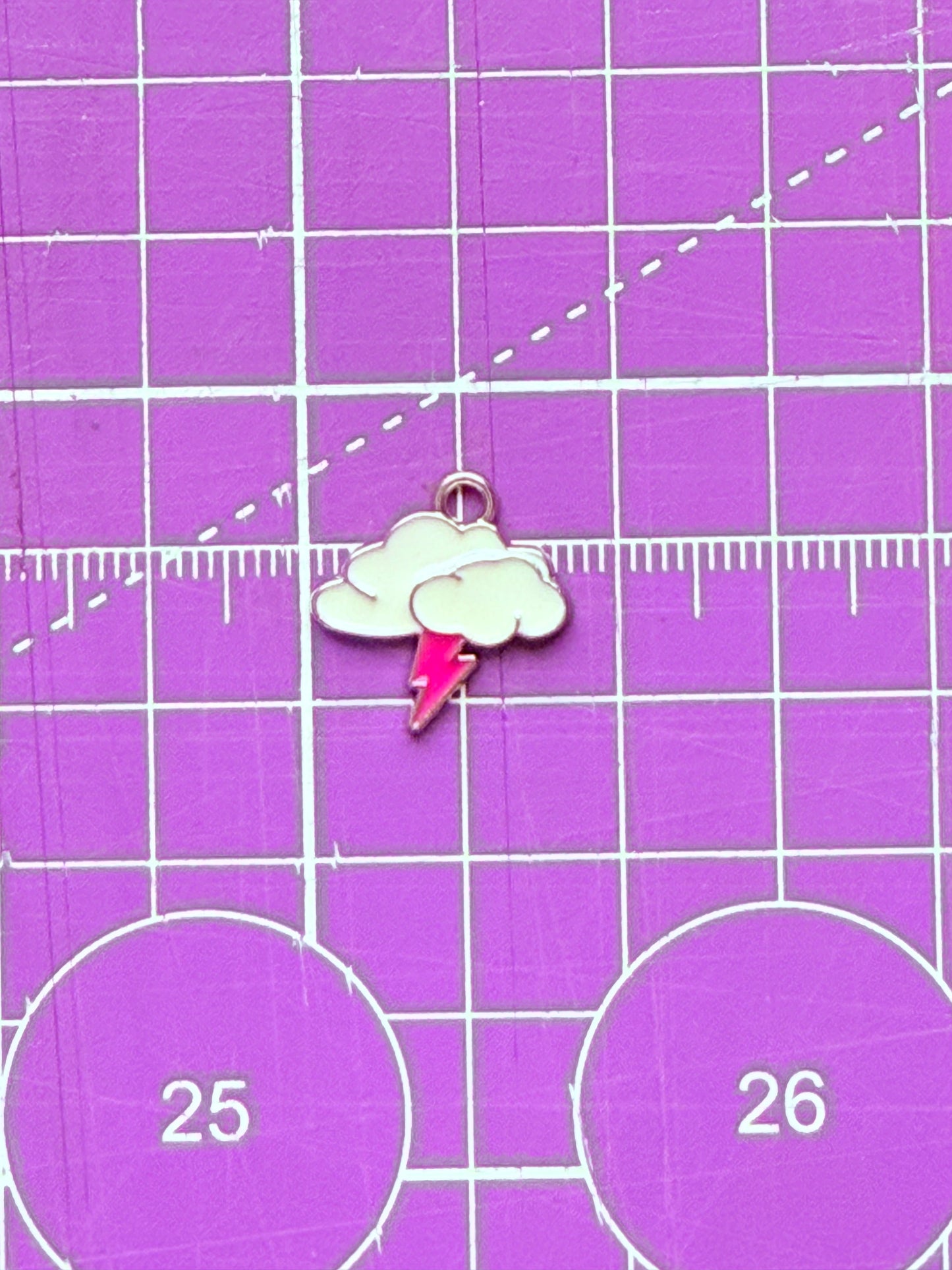 ✨ Dijes chapados en esmalte