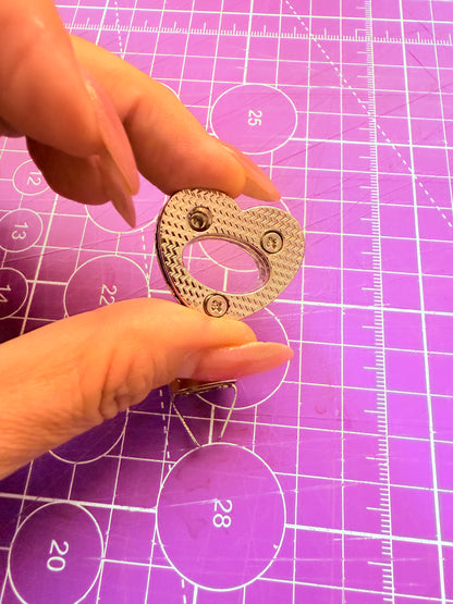 ✨💖 Hebilla de Cierre Giratorio en Forma de Corazón – 32 mm 💖✨