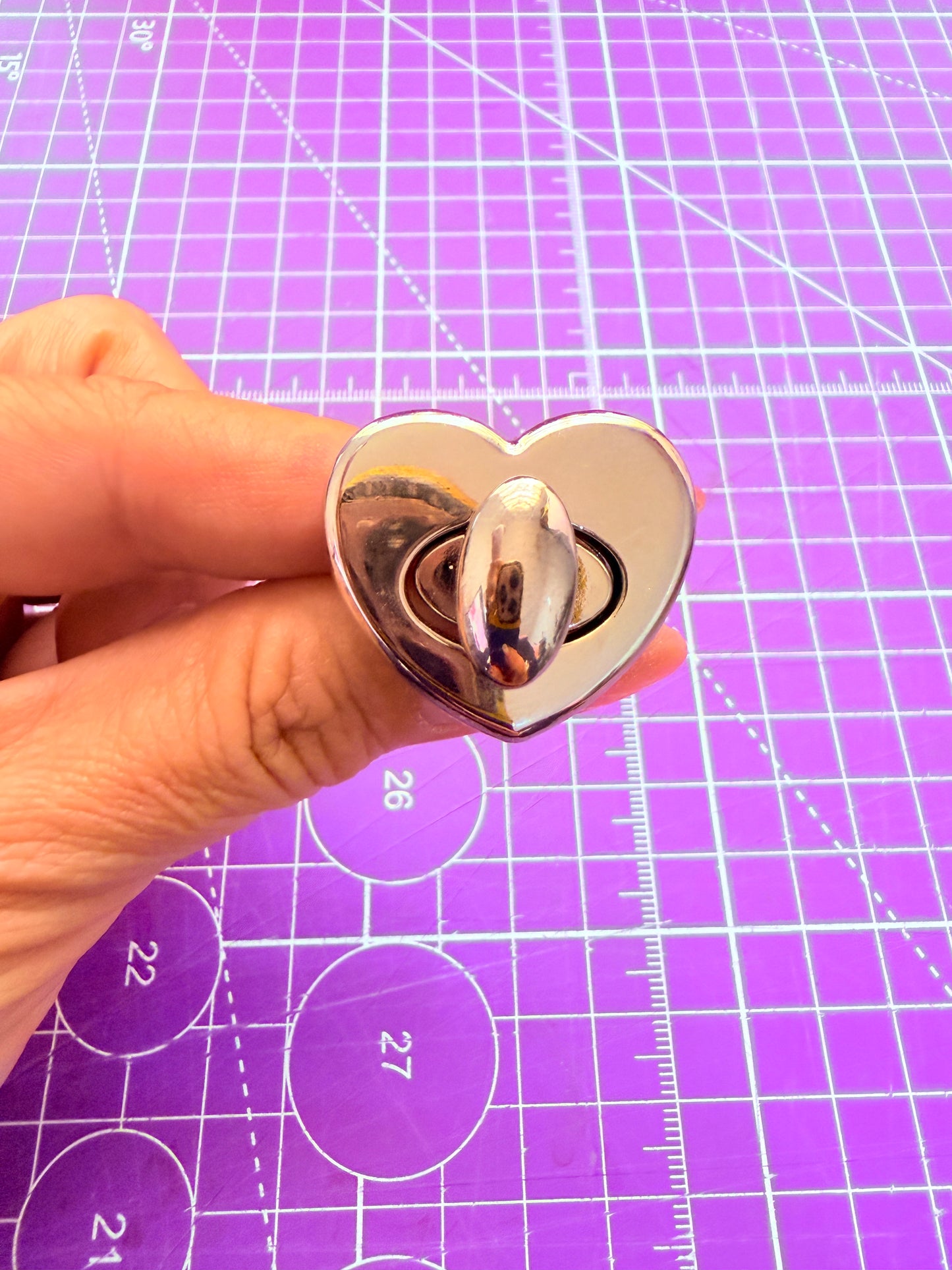 ✨💖 Hebilla de Cierre Giratorio en Forma de Corazón – 32 mm 💖✨