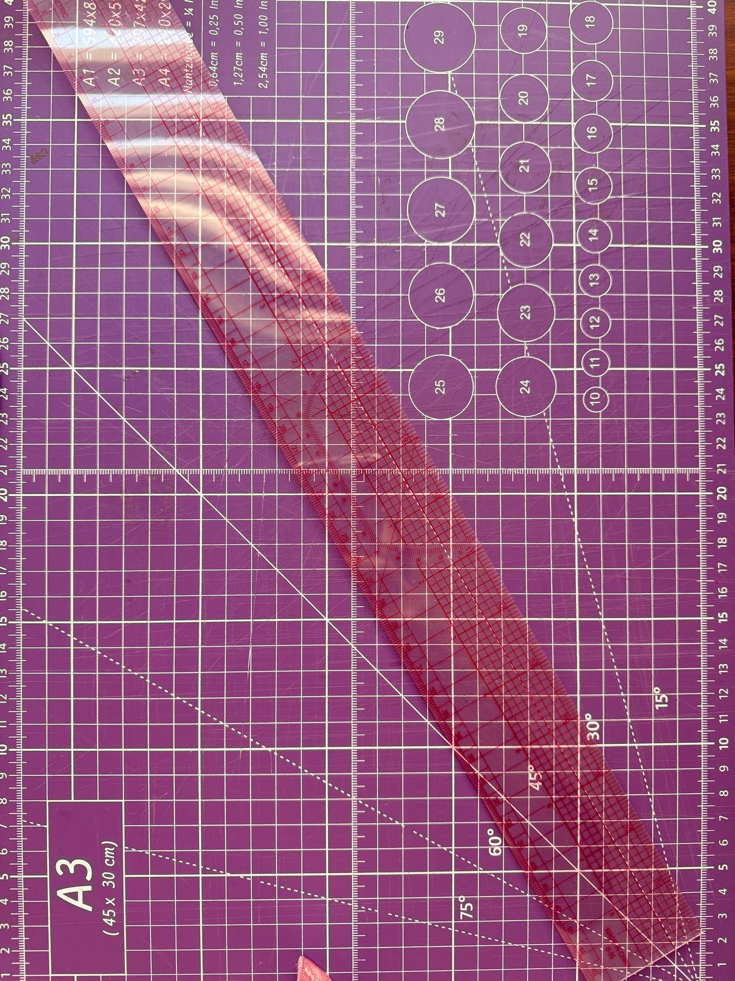 📏💖 Regla Plástica Flexible B-97 (24"x2") con Transportador