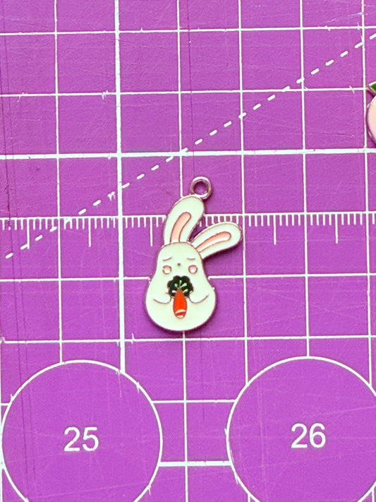 ✨ Dijes chapados en esmalte