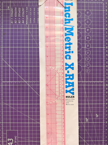 📏💖 Regla Plástica Flexible B-97 (24"x2") con Transportador