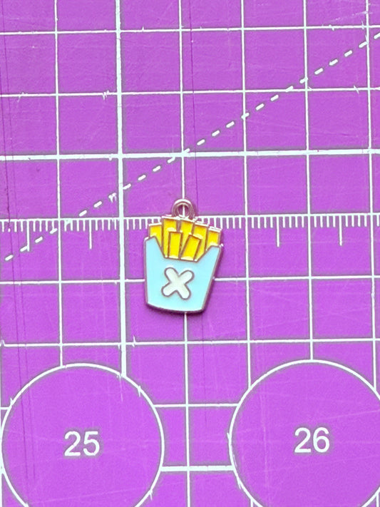 ✨ Dijes chapados en esmalte