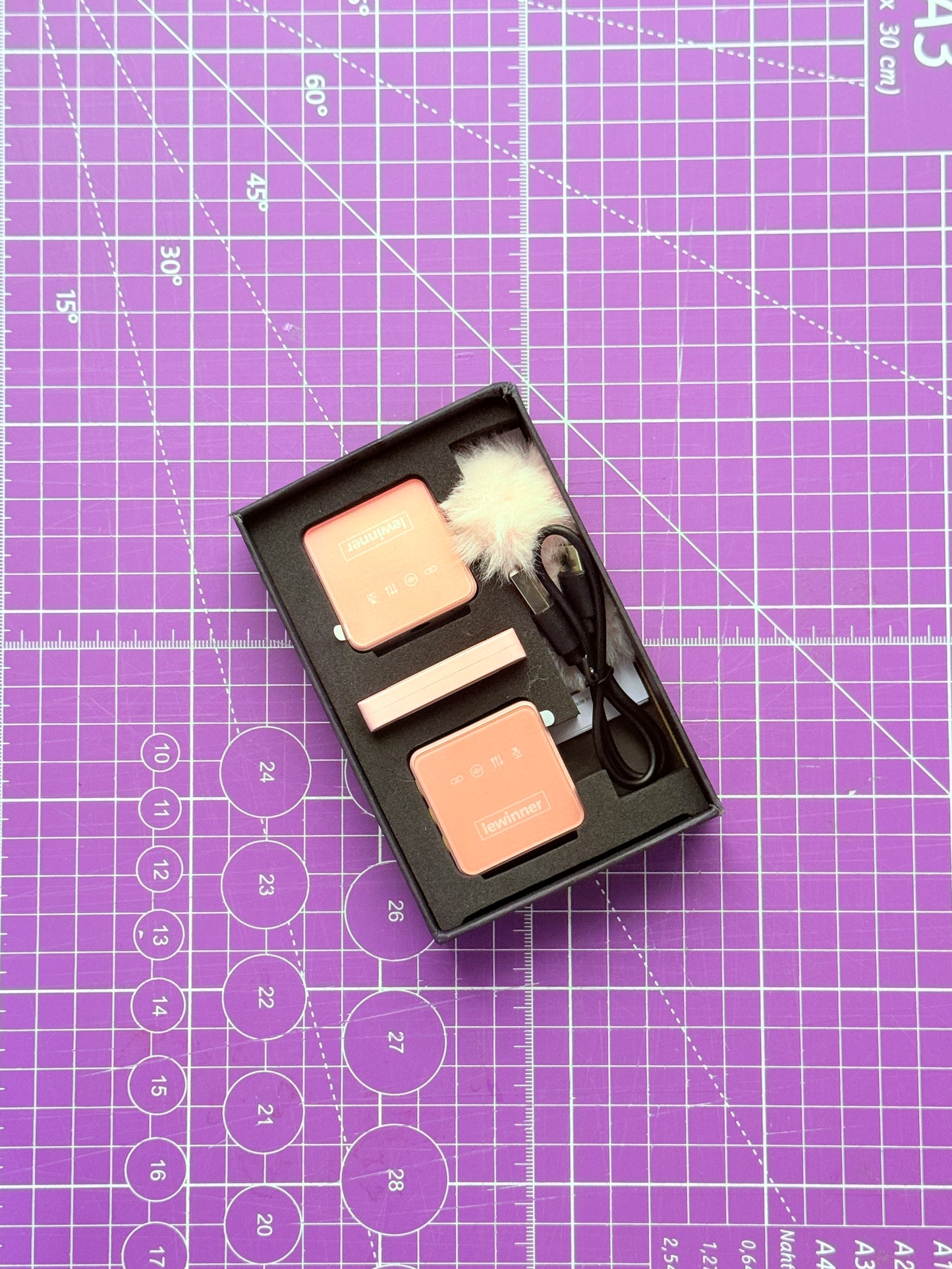 🎤✨ Micrófono Doble Rosado
Graba con estilo y calidad 💕