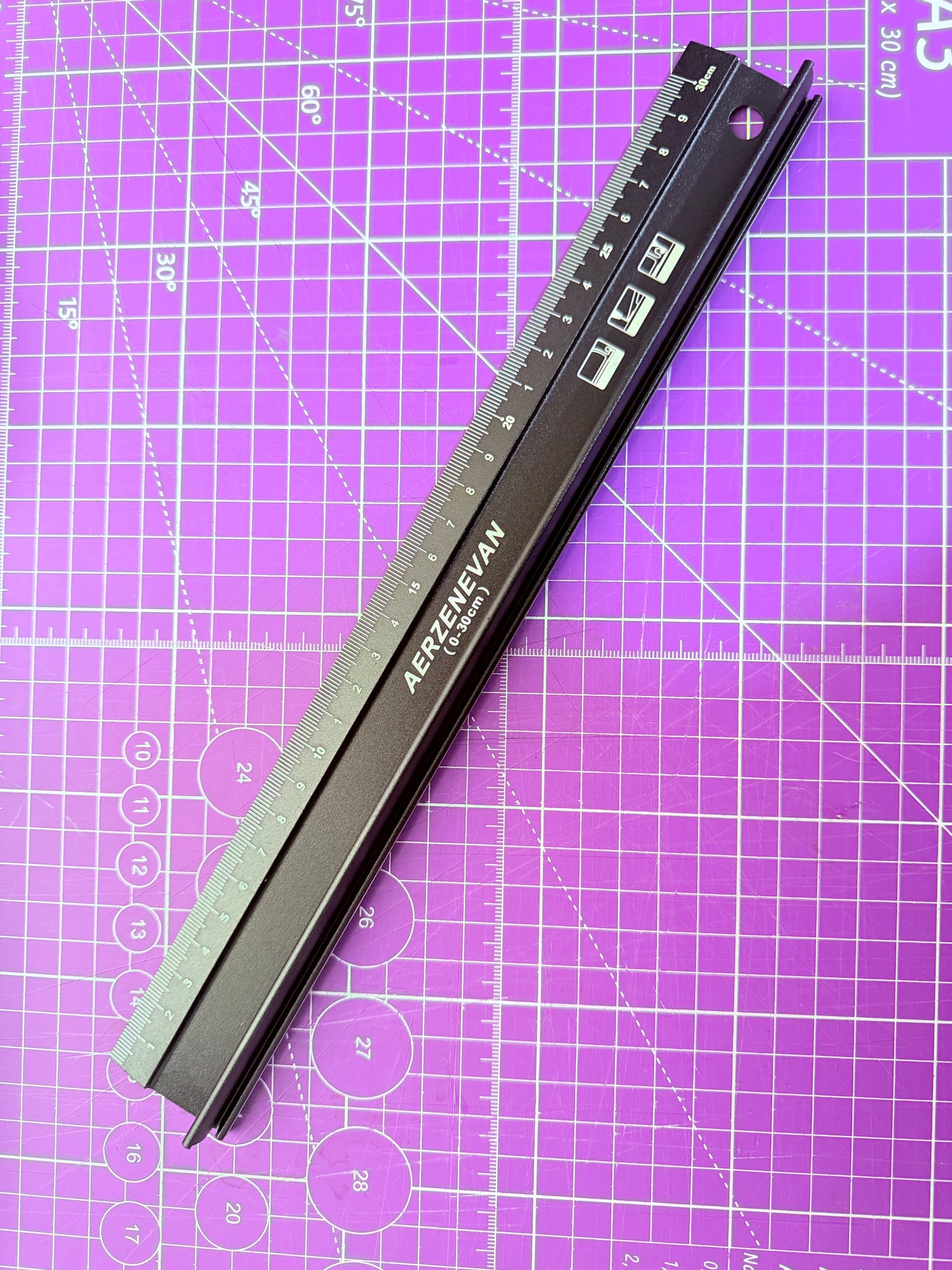 📏✨ Regla de seguridad 30 cm – Metal negro